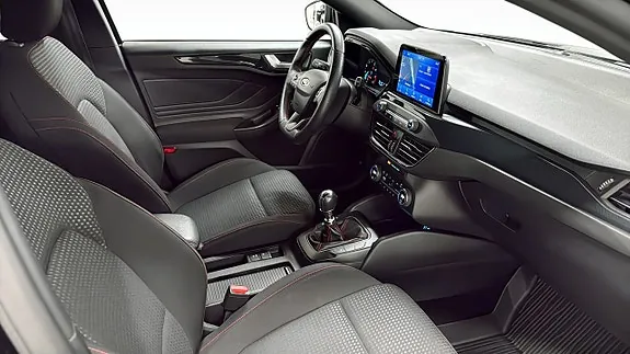 Ford Focus 2022 photo 3
