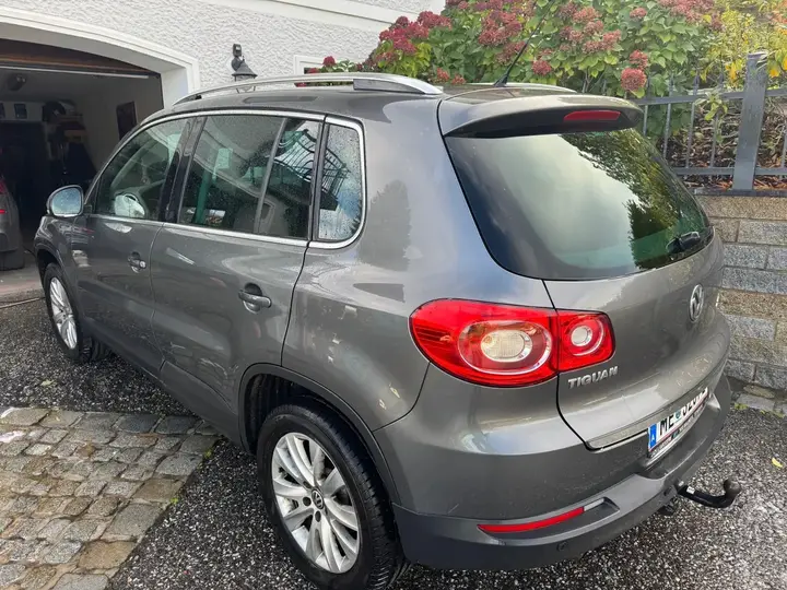 Volkswagen Tiguan 2011 photo 2