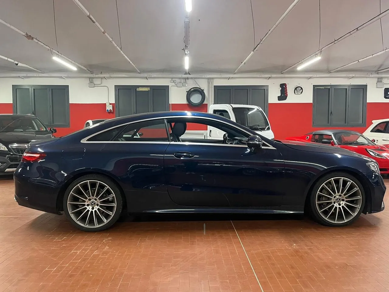 Mercedes-Benz E 220 2017 photo 2