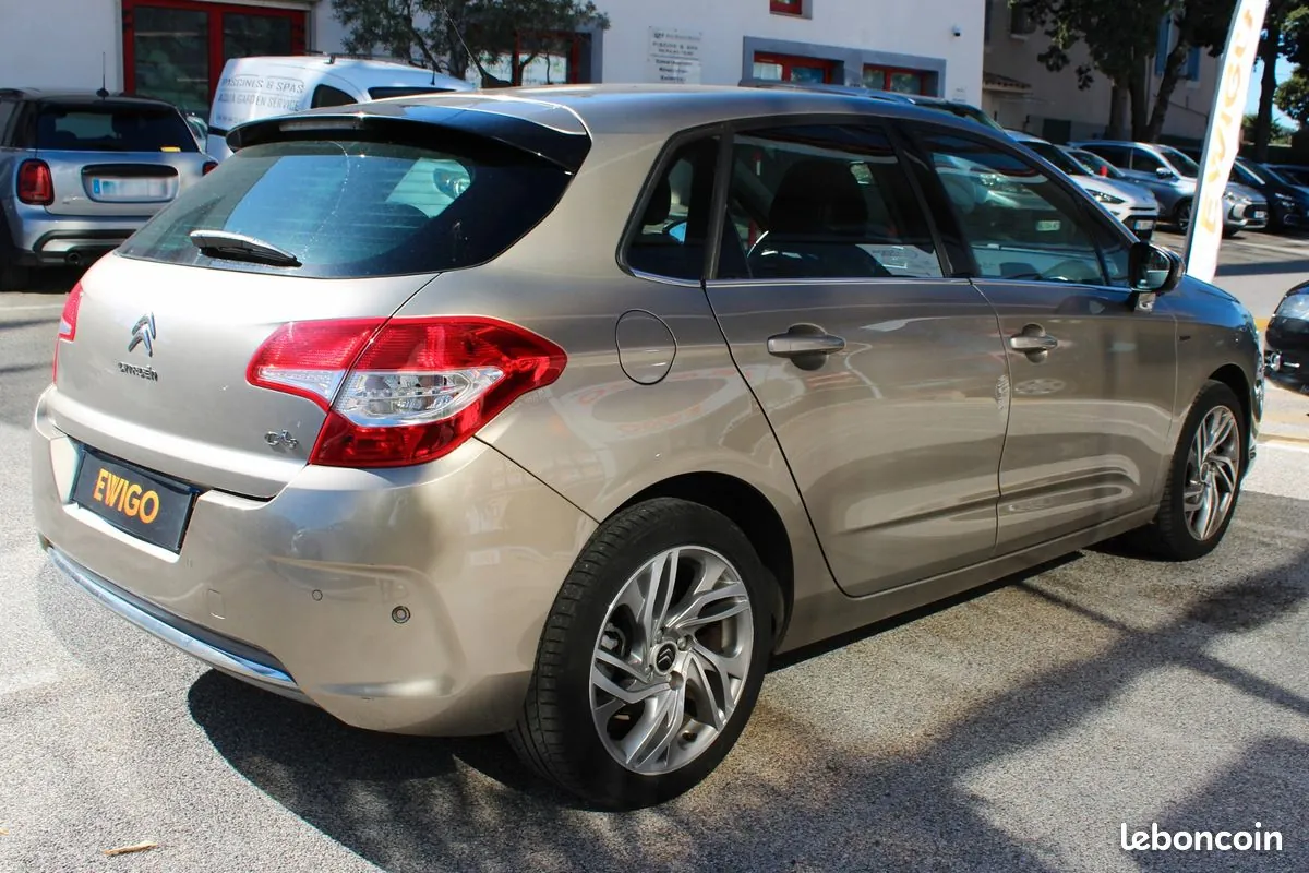 Citroen C4 2012 photo 2