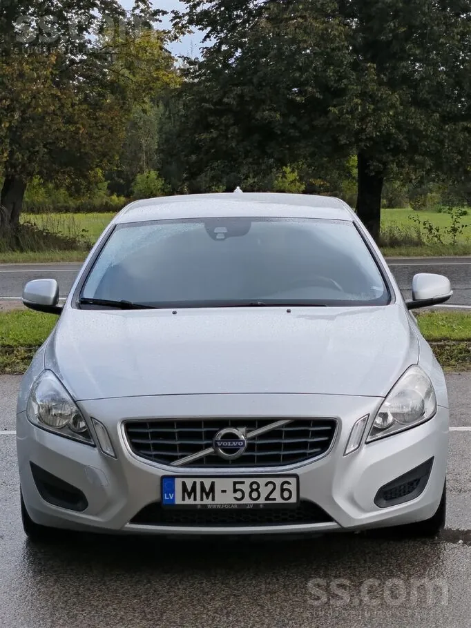 Volvo V60 2011 photo 2