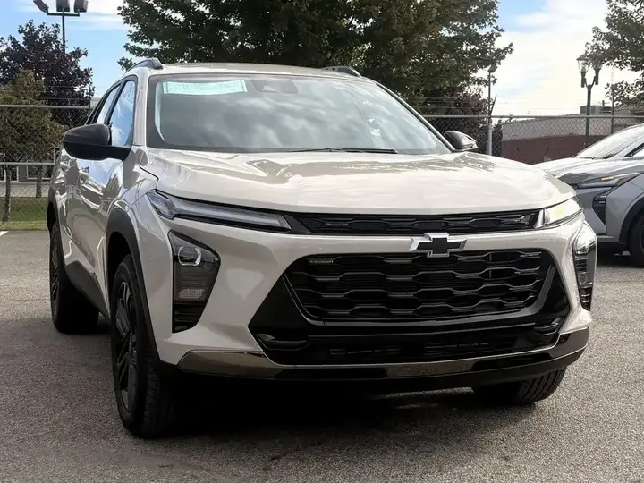 Chevrolet Trax 2026 photo 2