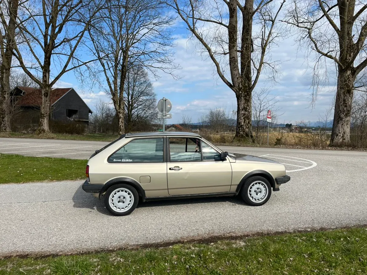 Volkswagen Polo 1987 photo 3
