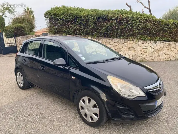 Opel Corsa 2013 photo 2