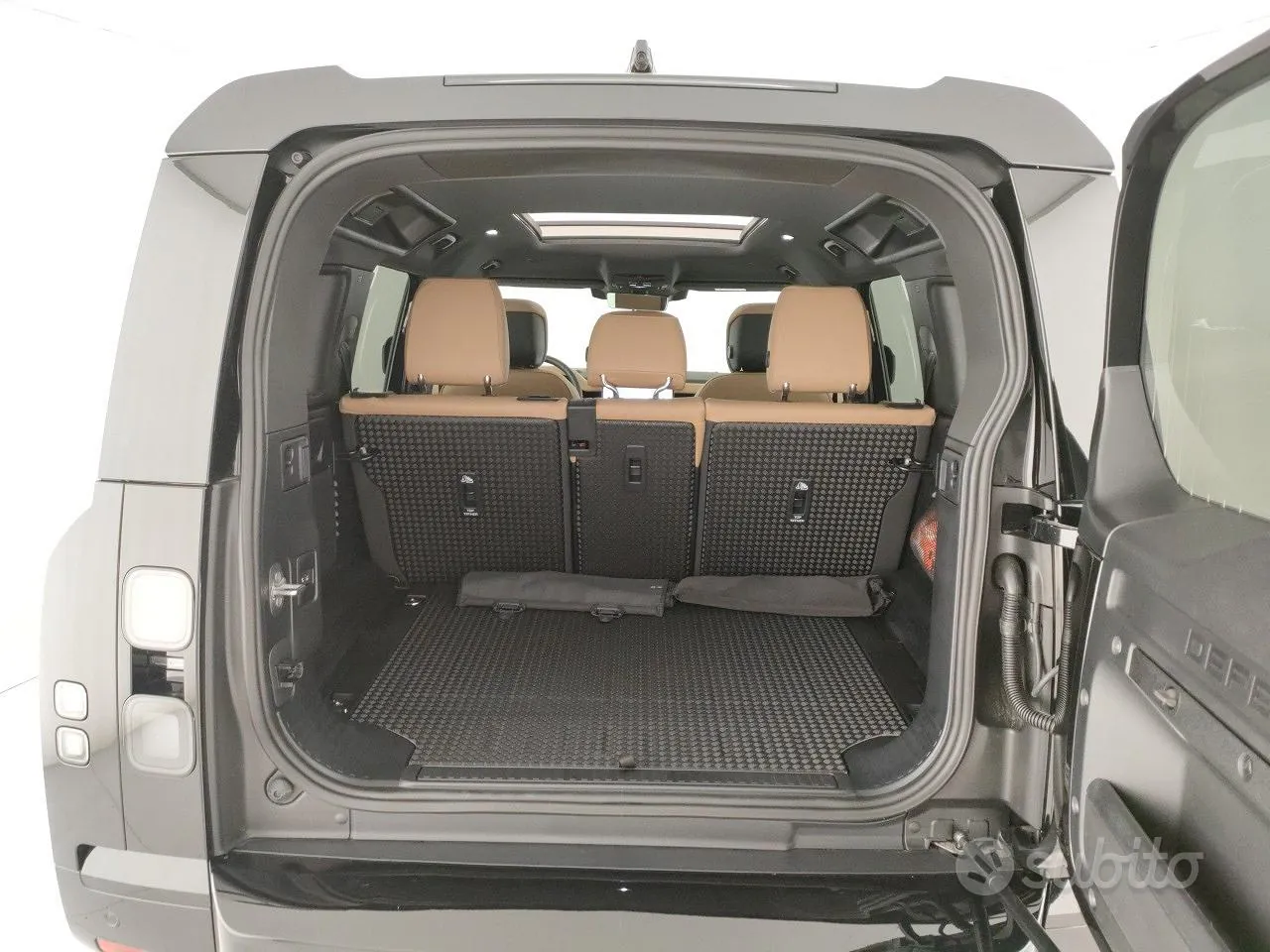 Land Rover Defender 2026 photo 4