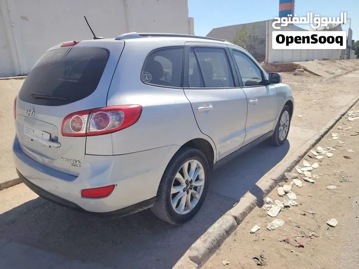 Hyundai Santa Fe 2012 photo 3