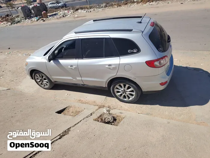 Hyundai Santa Fe 2012 photo 2