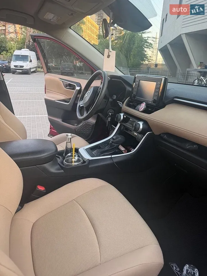 Toyota Rav4 2020 photo 2