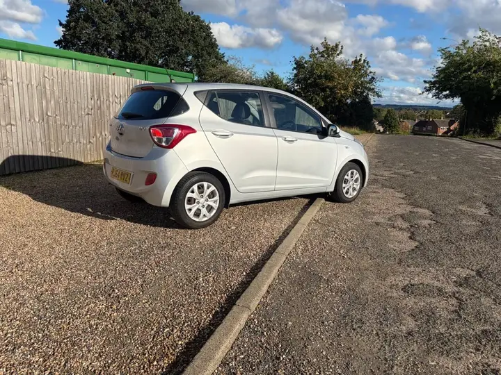 Hyundai I10 2014 photo 2