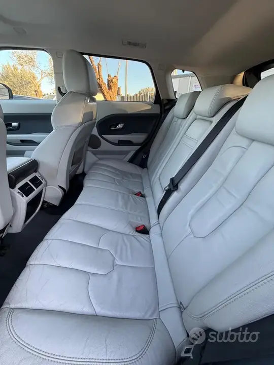 Land Rover Range Rover Evoque 2011 photo 5
