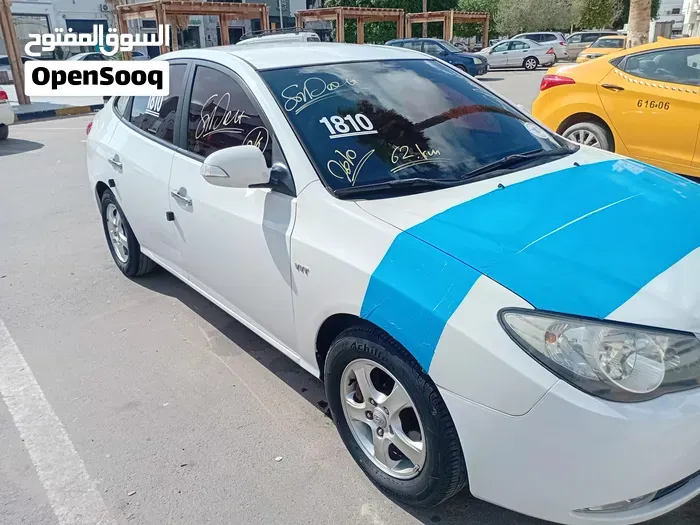 Hyundai Avante 2010 photo 3
