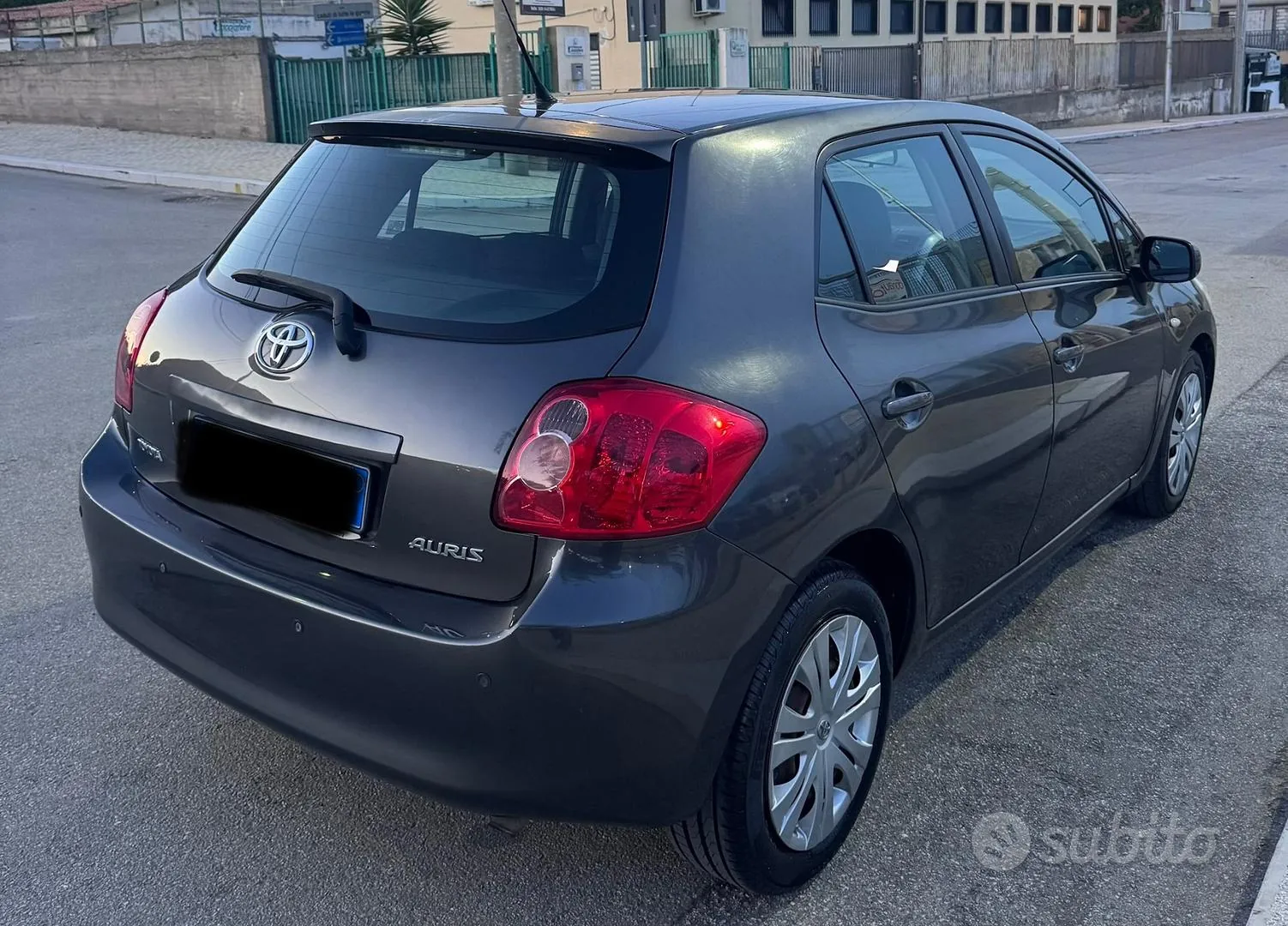 Toyota Auris 2011 photo 4