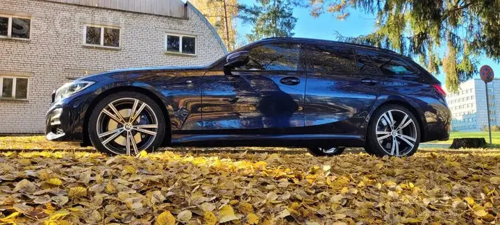 BMW 330 2019 photo 2
