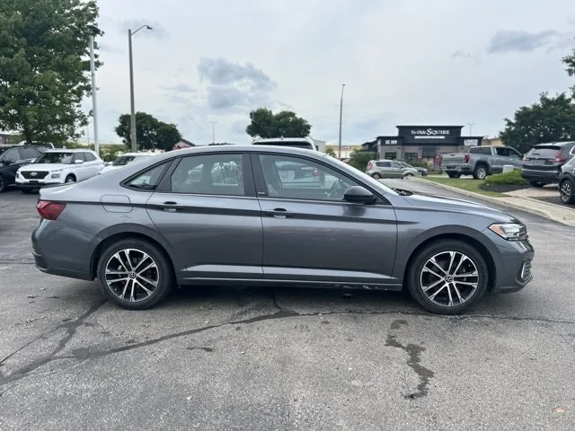 Volkswagen Jetta 2024 photo 4