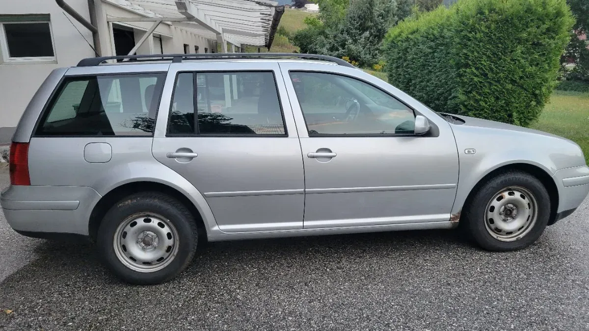 Volkswagen Golf 2002 photo 2