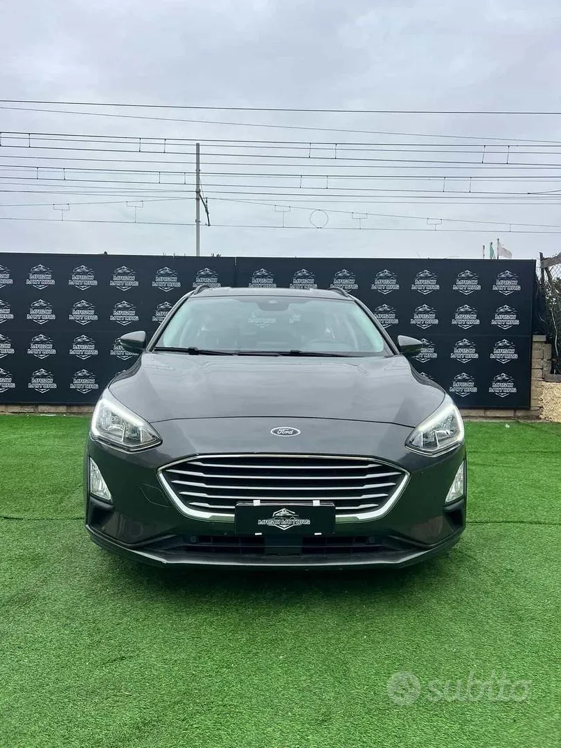 Ford Focus 2022 photo 2