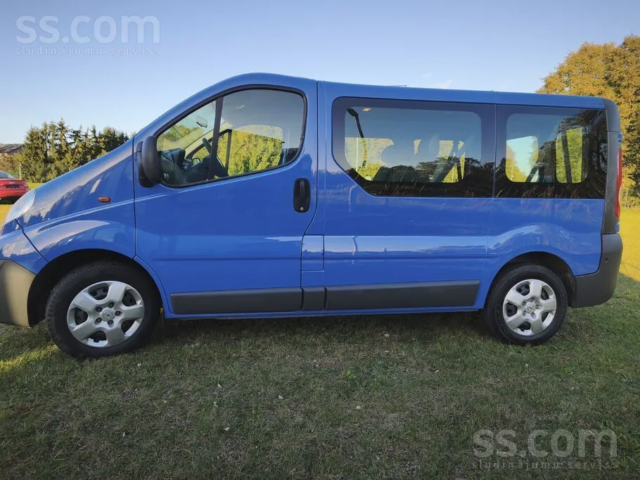 Opel Vivaro 2011 photo 5