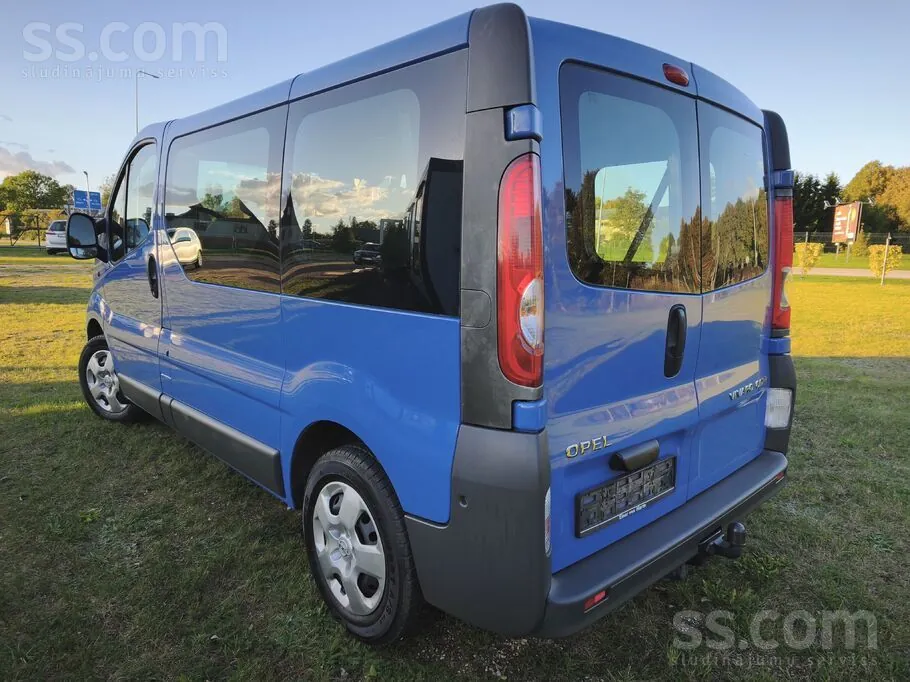 Opel Vivaro 2011 photo 3