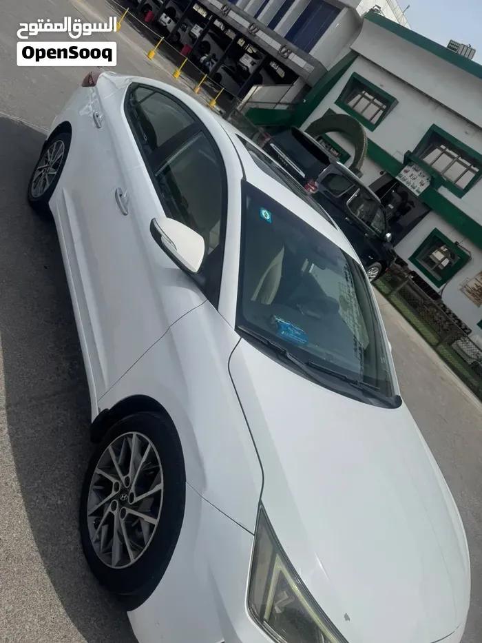 Hyundai Elantra 2019 photo 4
