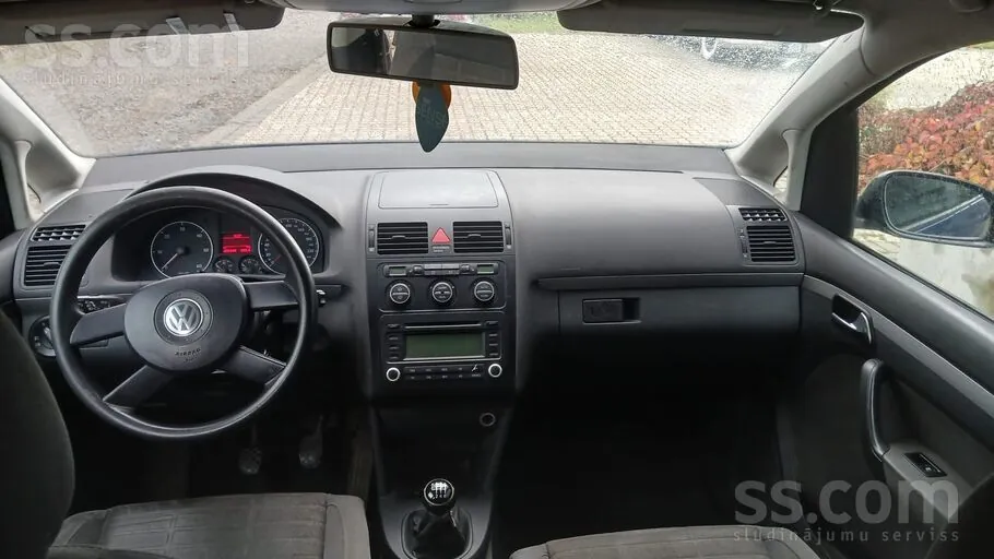 Volkswagen Touran 2006 photo 5