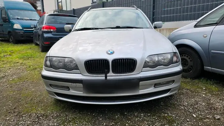 BMW 320I