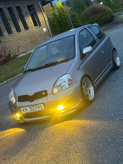 Toyota Yaris 2005 photo 2