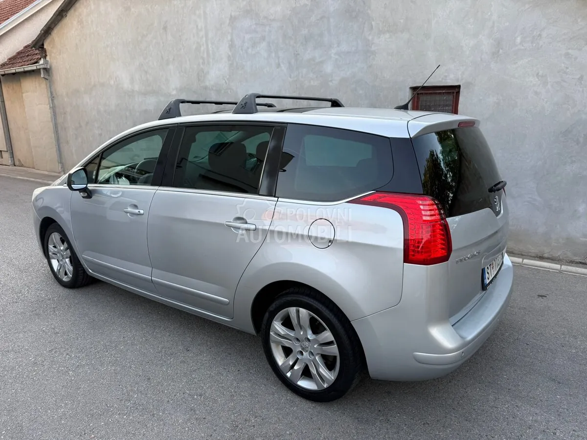Peugeot 5008 2009 photo 3