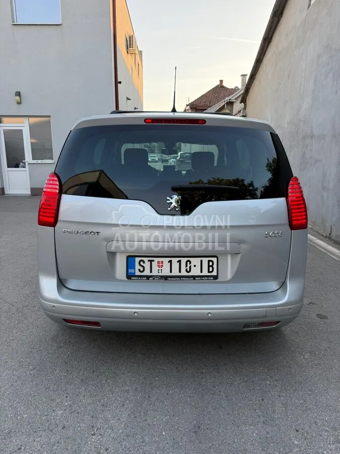 Peugeot 5008 2009 photo 4