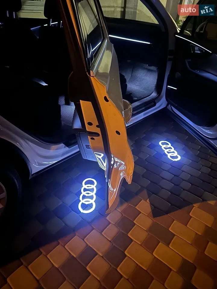 Audi Q7 2018 photo 2