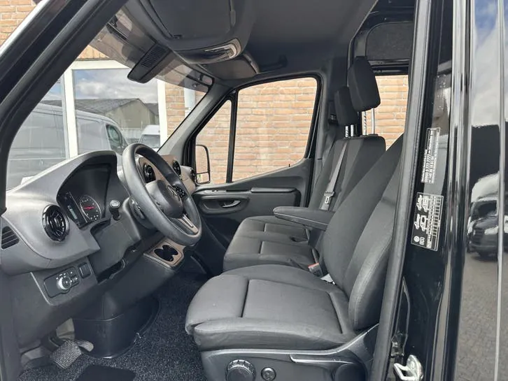 Mercedes-Benz Sprinter 2023 photo 2
