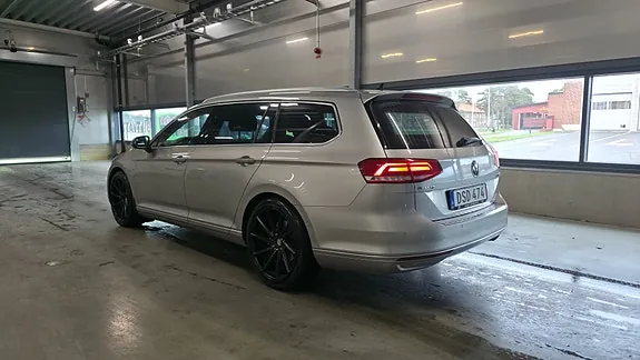 Volkswagen Passat 2015 photo 2