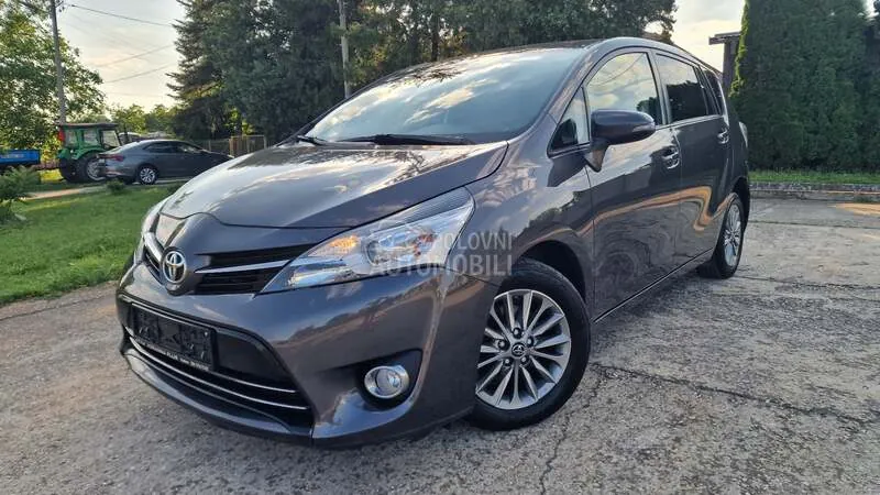 Toyota Verso 2016 photo 2