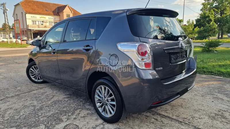 Toyota Verso 2016 photo 3