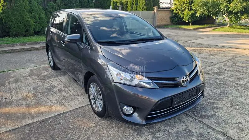 Toyota Verso 2016 photo 5