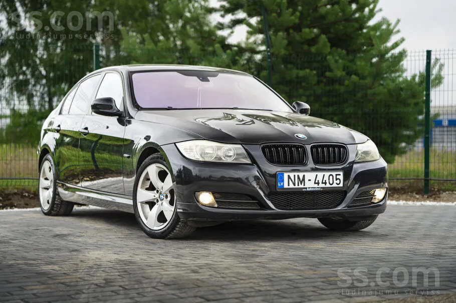 BMW 318 2009 photo 3