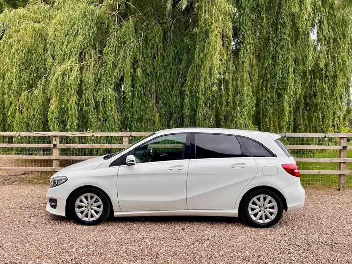 Mercedes-Benz B-Class 2016 photo 4