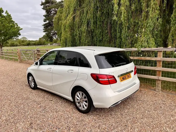 Mercedes-Benz B-Class 2016 photo 5