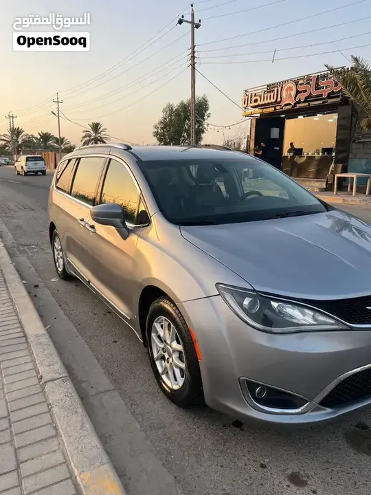 Chrysler Pacifica 2020 photo 2