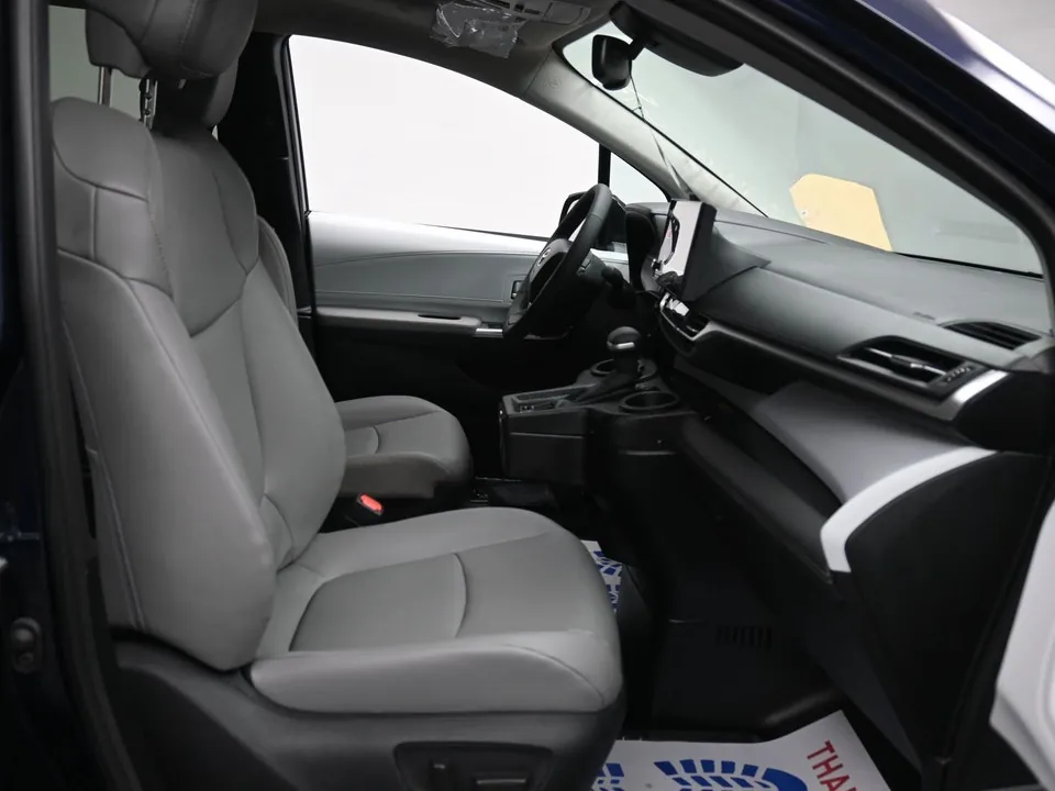 Toyota Sienna 2026 photo 4