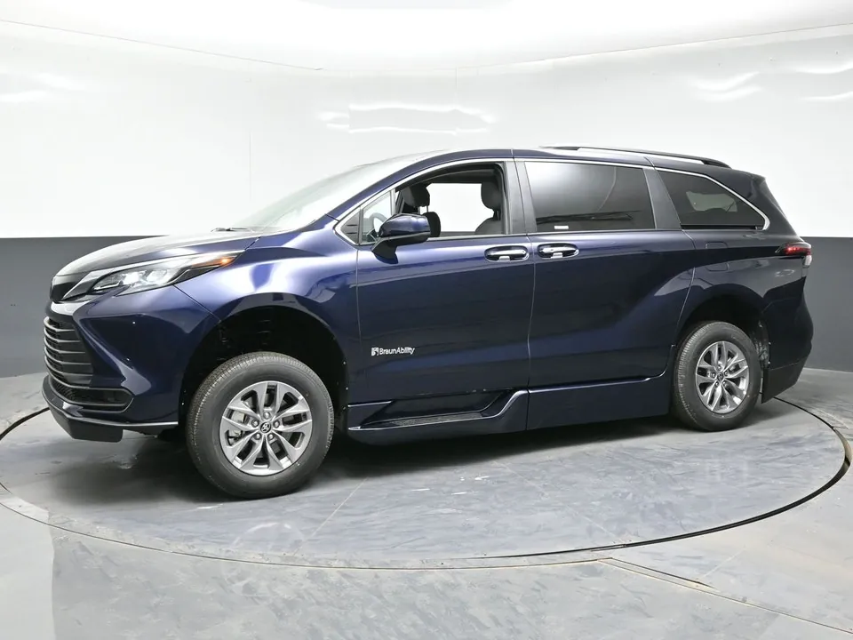 Toyota Sienna 2026 photo 3