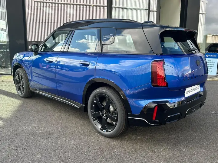 Mini Countryman photo 2