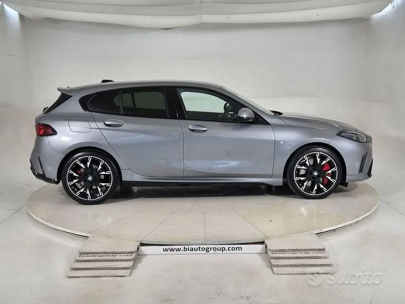 BMW 1 Series 2025 photo 5