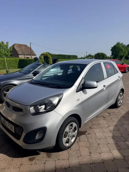 Kia Picanto 2012 photo 2