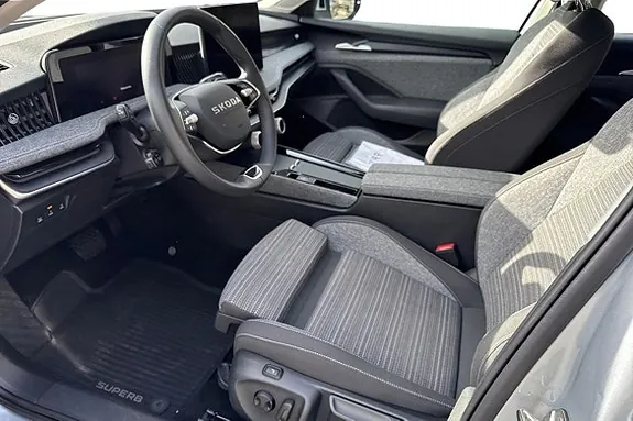 Skoda Superb 2025 photo 5