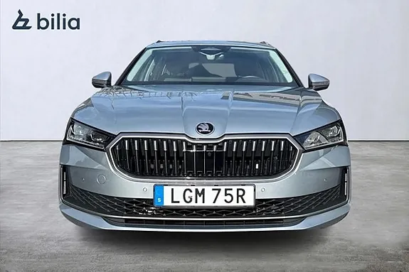 Skoda Superb 2025 photo 2