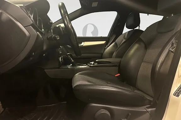 Mercedes-Benz C220 2012 photo 3