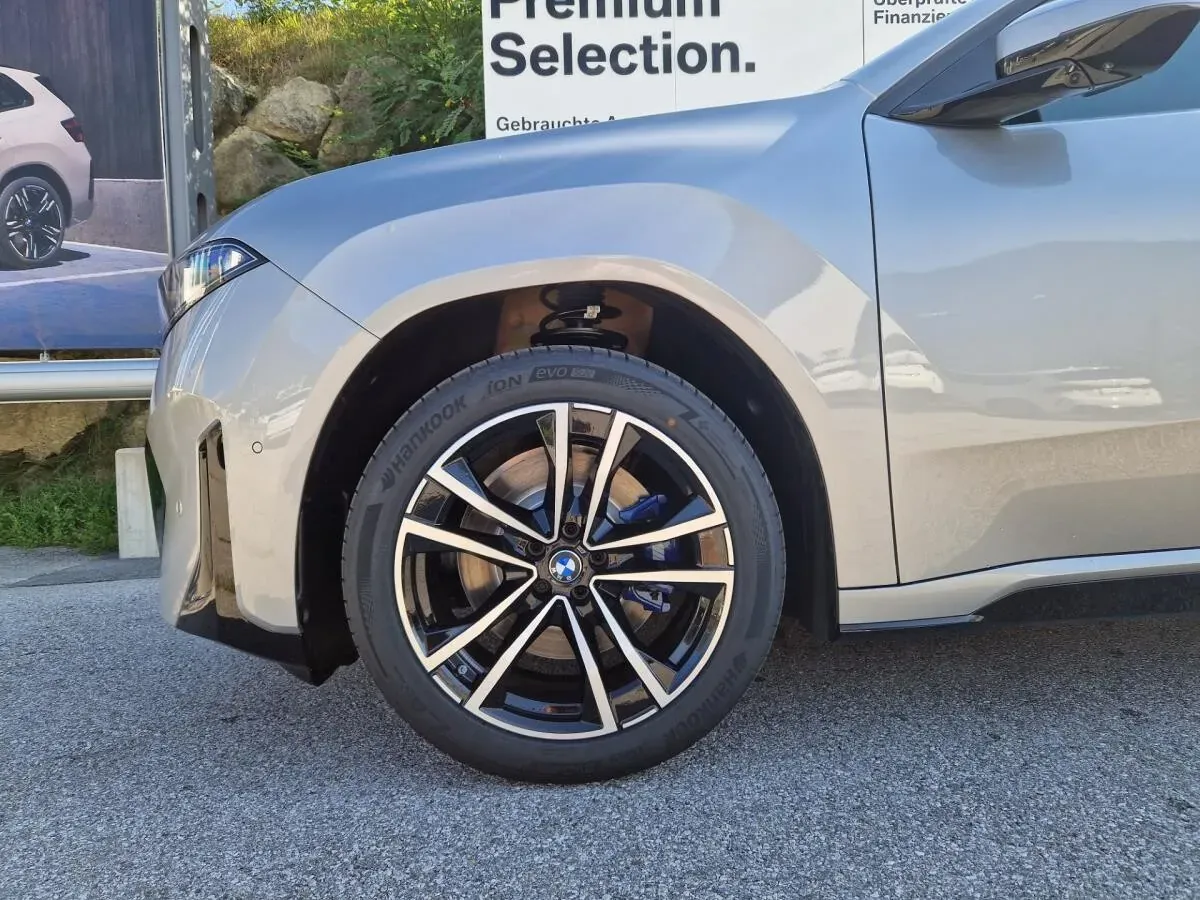 BMW Ix3 2026 photo 3