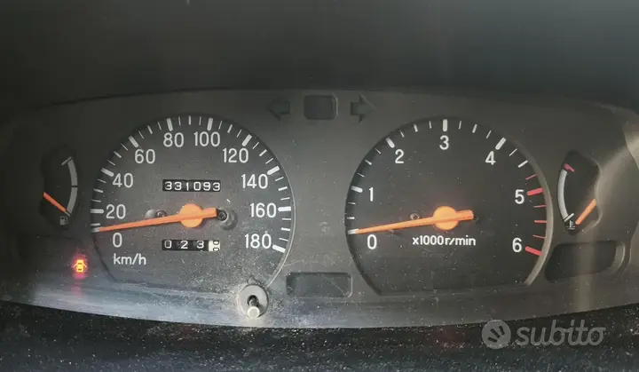 Mitsubishi L200 2000 photo 5