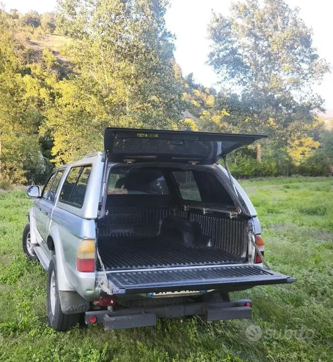 Mitsubishi L200 2000 photo 2