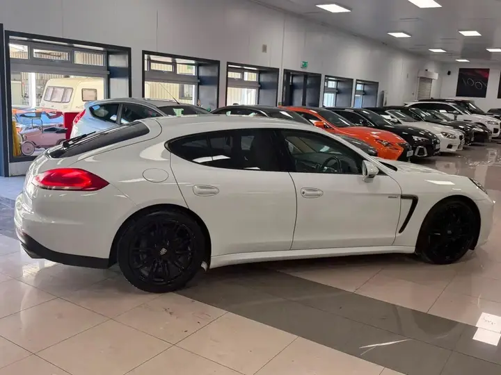 Porsche Panamera 2014 photo 3